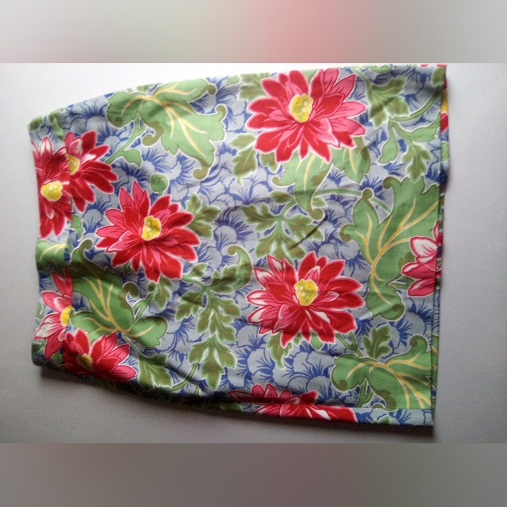 TALBOTS PETITE Floral Skirt with Red and Green Pattern SIZE 2 PETITE - Picture 5 of 7